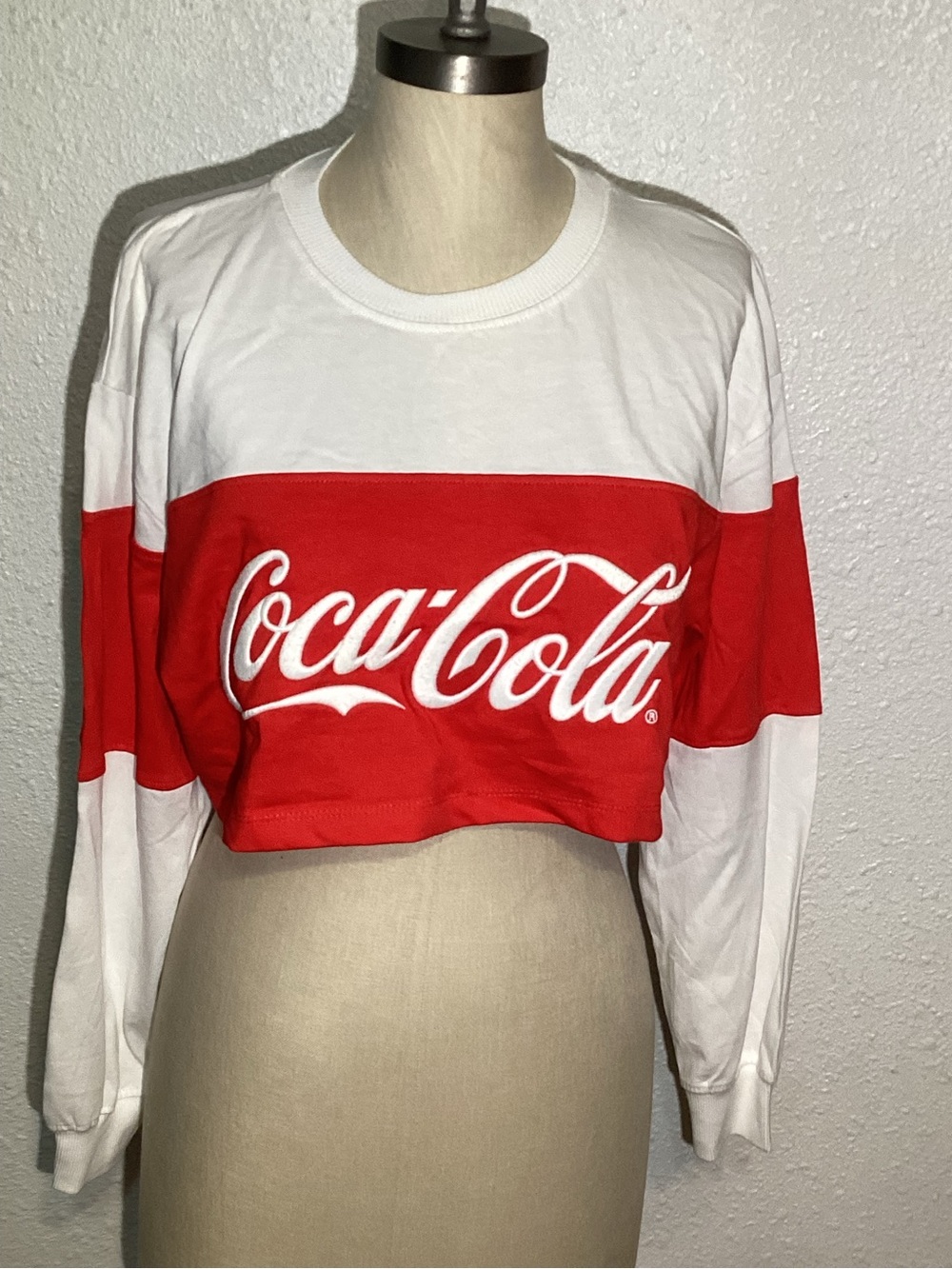 Zara Coca Cola White and Red Cropped Crewneck Sweatshirt size small